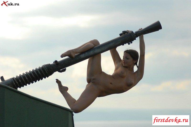 Тело красавицы цепляется Тело красавицы цепляется