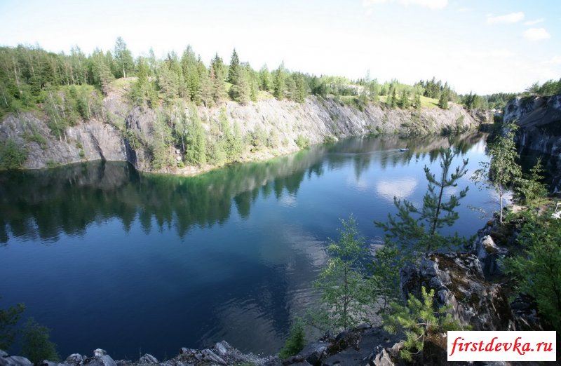 Молоденькая на природе (19 фото)