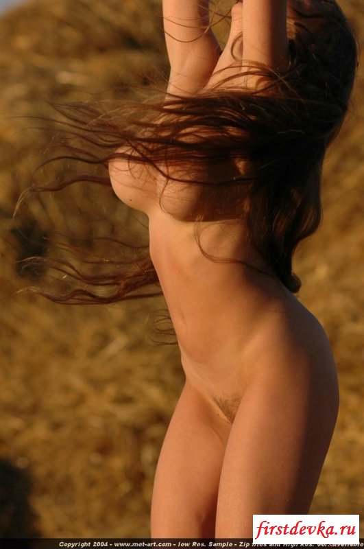 Сисястая кобылка трусит