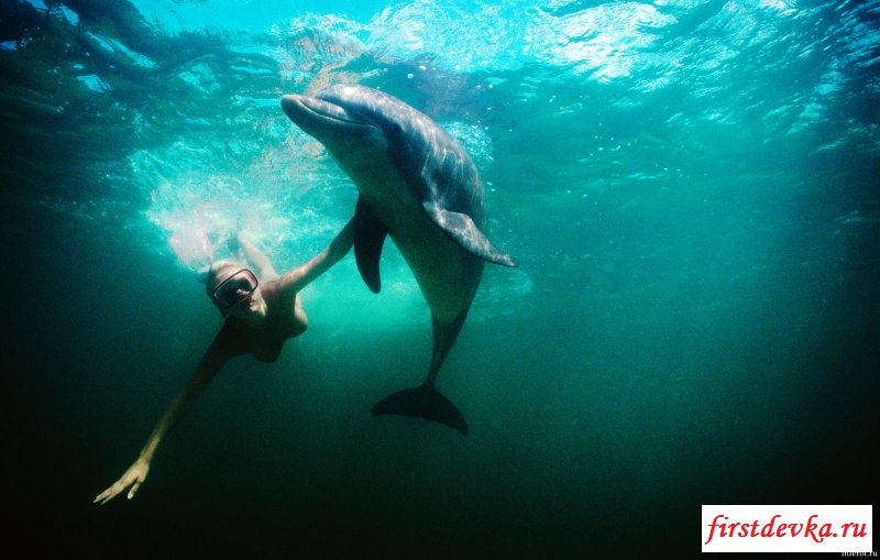 Голышом под воду (18 фото)