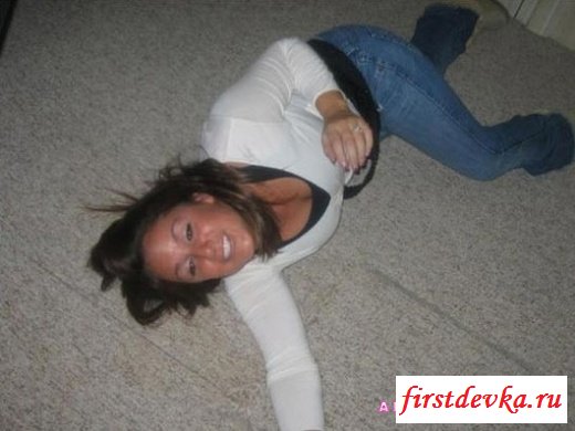 Пьяные девушки раздеваются (19 фотографий)