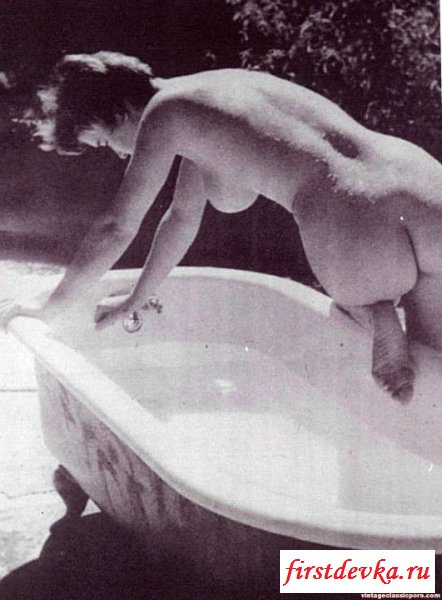 Ретро-сука с разорванной пиздой