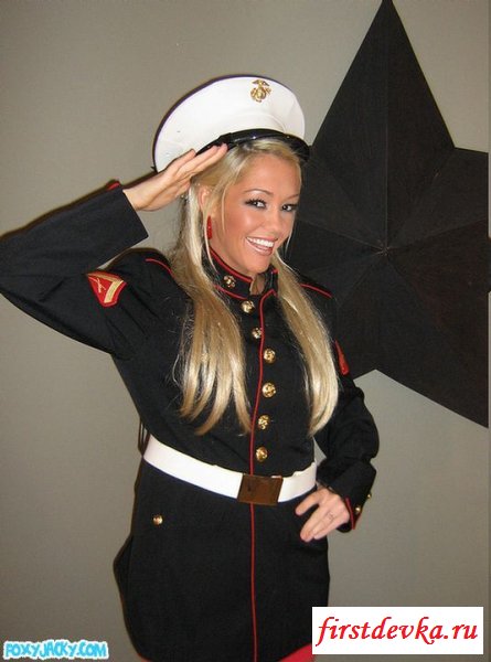 Сексапильная морячка вернулась с плаванья