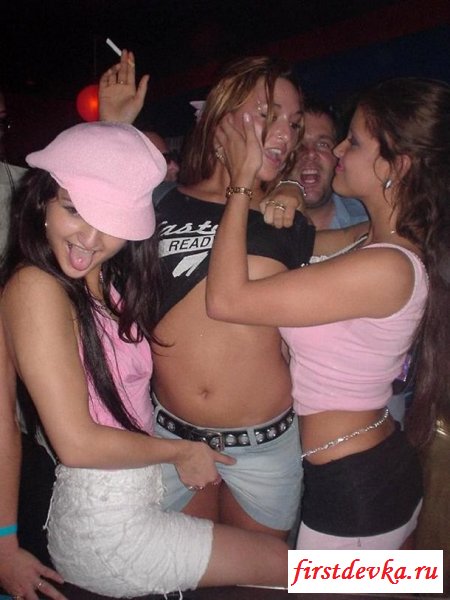 Частное фото девушек с большими сиськами (32 фотографии)