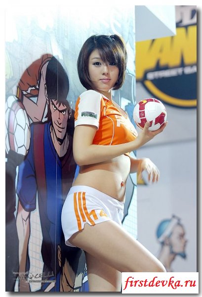 Японская спортсменка позирует для журнала (21 фотографий)