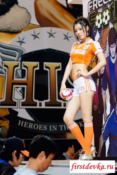 Японская спортсменка позирует для журнала (21 фотографий)