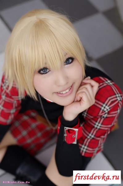 Японские девушки в костюмах (52 фотографии)