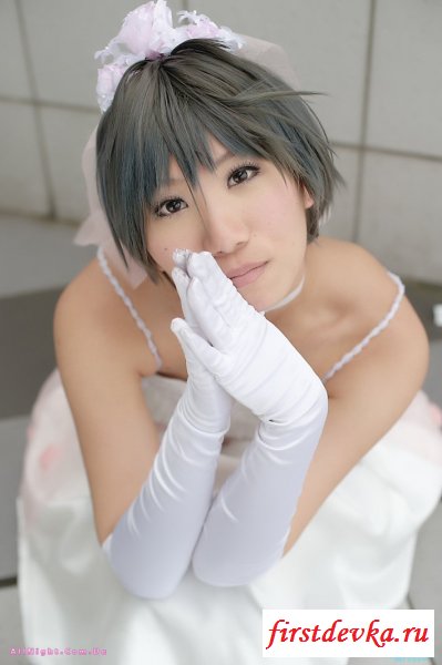 Японские девушки в костюмах (52 фотографии)