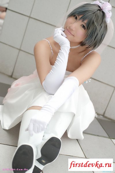 Японские девушки в костюмах (52 фотографии)