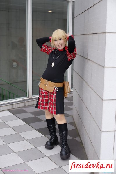 Японские девушки в костюмах (52 фотографии)