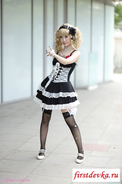 Японские девушки в костюмах (52 фотографии)