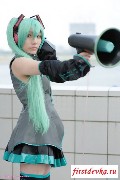 Японские девушки в костюмах (52 фотографии)