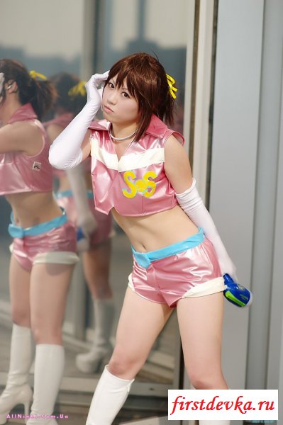 Японские девушки в костюмах (52 фотографии)