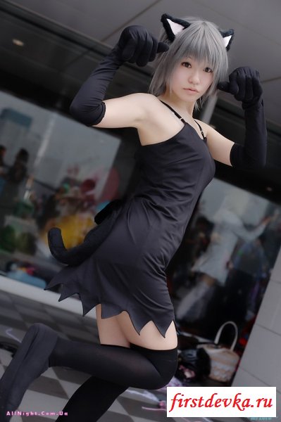 Японские девушки в костюмах (52 фотографии)