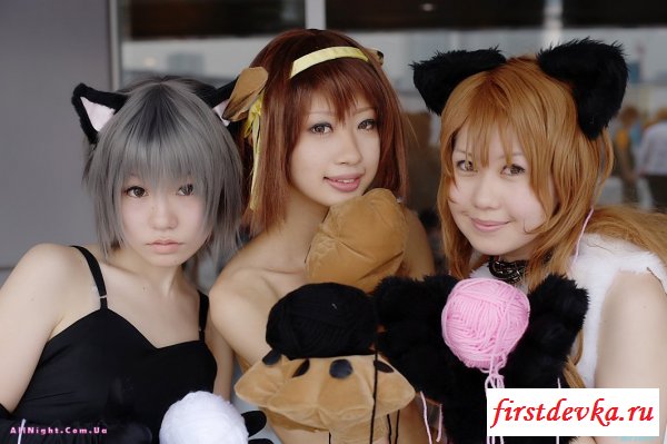 Японские девушки в костюмах (52 фотографии)