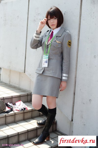 Японские девушки в костюмах (52 фотографии)