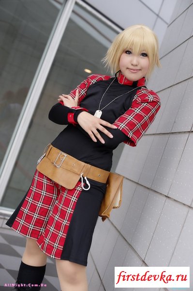 Японские девушки в костюмах (52 фотографии)