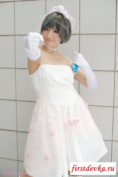 Японские девушки в костюмах (52 фотографии)