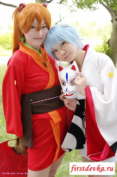 Японские девушки в костюмах (52 фотографии)