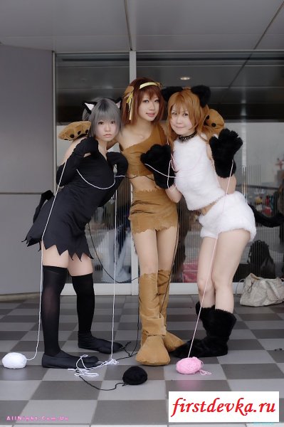 Японские девушки в костюмах (52 фотографии)