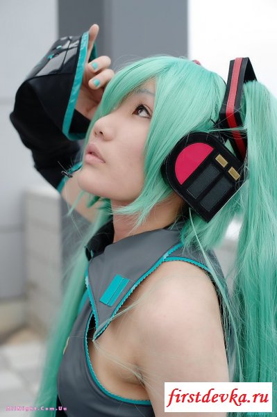 Японские девушки в костюмах (52 фотографии)