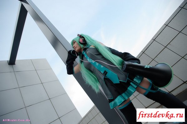 Японские девушки в костюмах (52 фотографии)