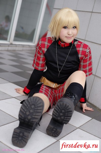 Японские девушки в костюмах (52 фотографии)