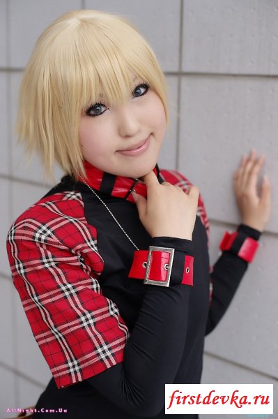 Японские девушки в костюмах (52 фотографии)