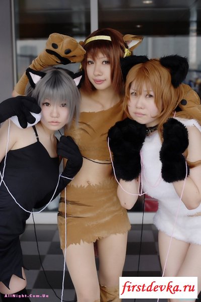 Японские девушки в костюмах (52 фотографии)