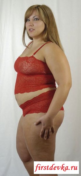 Жирная сняла из себя трусики (эротика)