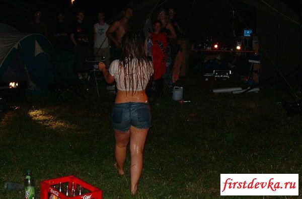 Мокрые майки эротичных девушек