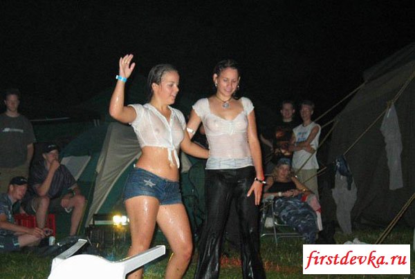 Мокрые майки эротичных девушек