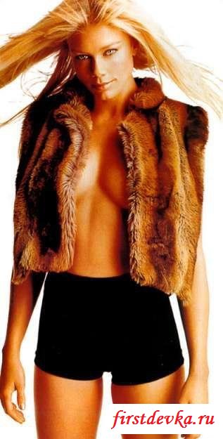 Обаятельная сексапильная знаменитость Пета Уиллсон