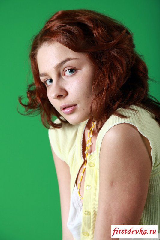 Рыженькая в эротичном белье