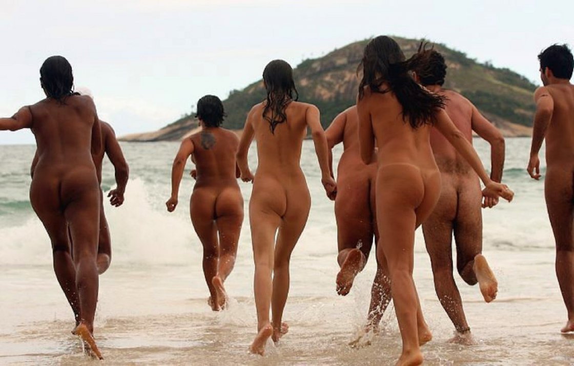 Голые бразильянки на пляже