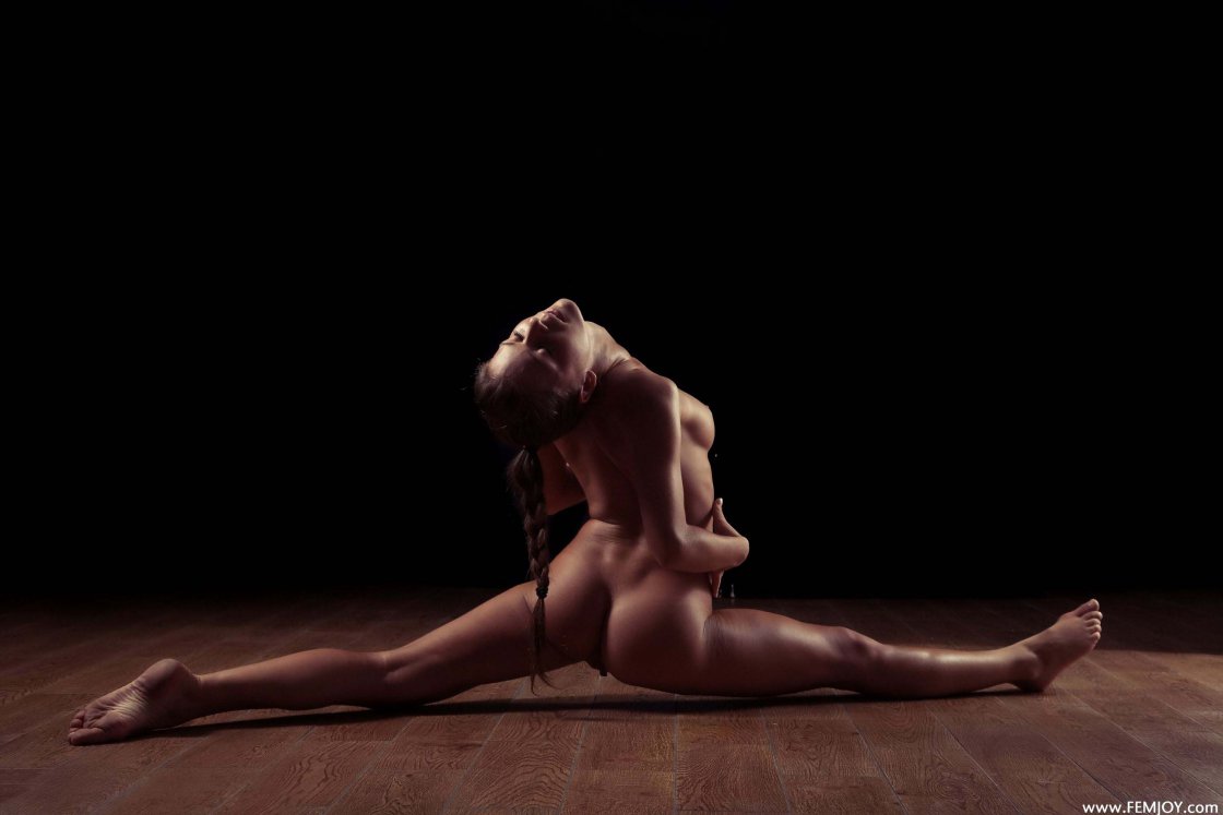 Эротические позы гимнасток