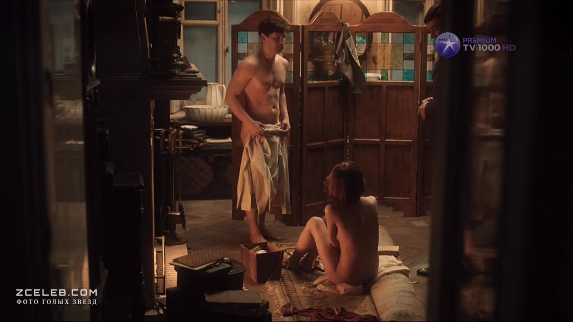 Виктория Исакова голая в фильме зеркала