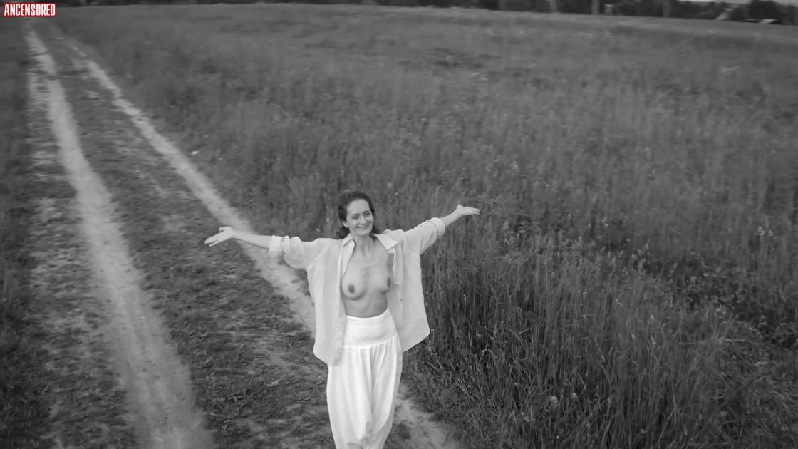 Виктория Исакова голая 2020