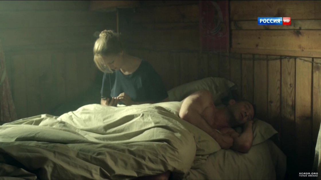 Виктория Исакова постельная сцена в эпидемии