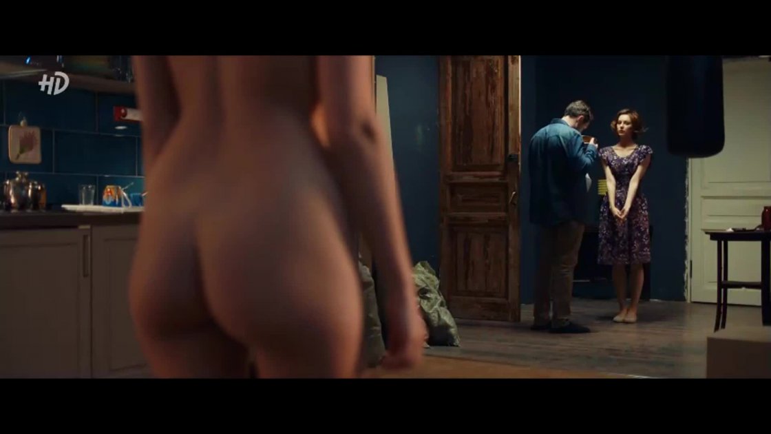 Голые красавицы на природе