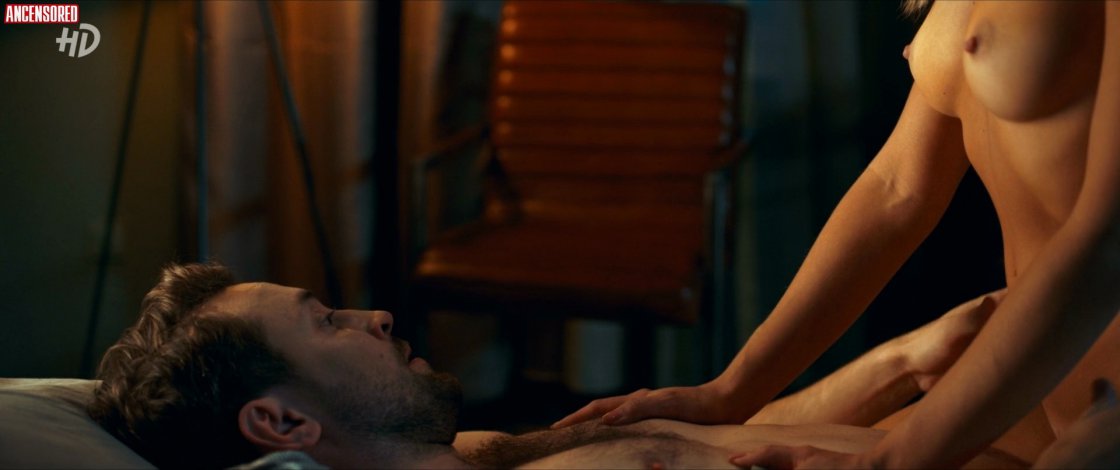 Порнокартинка Зои Бербер