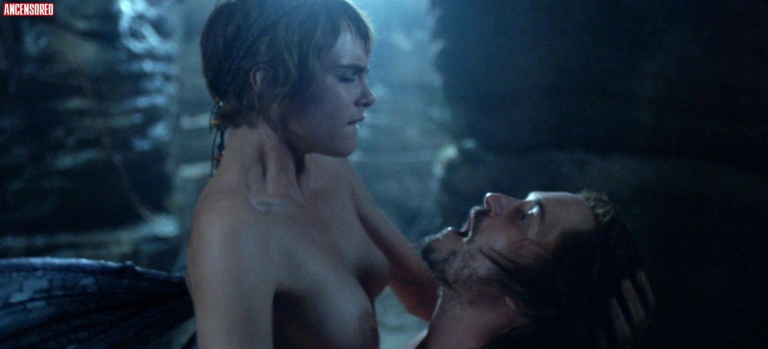 Кара Делевинь Карнивал Роу nude