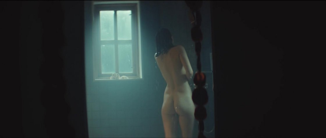 Любовь Аксенова обнаженка