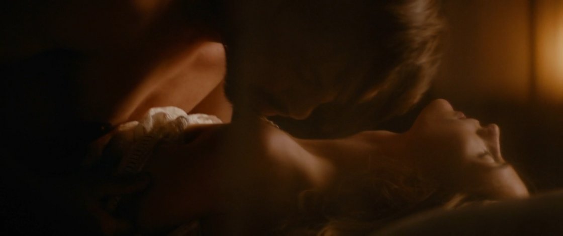 Юлия Пересильд в фильме край постельная сцена