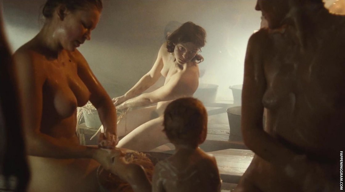 Голая Аньорка Штрехель в фильме край