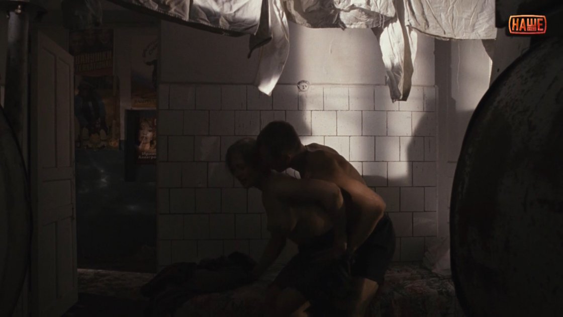 Юлия Пересильд топлесс