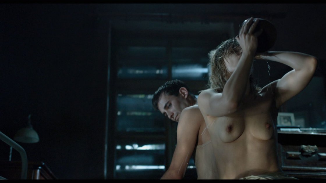 Актриса Юлия Пересильд ню