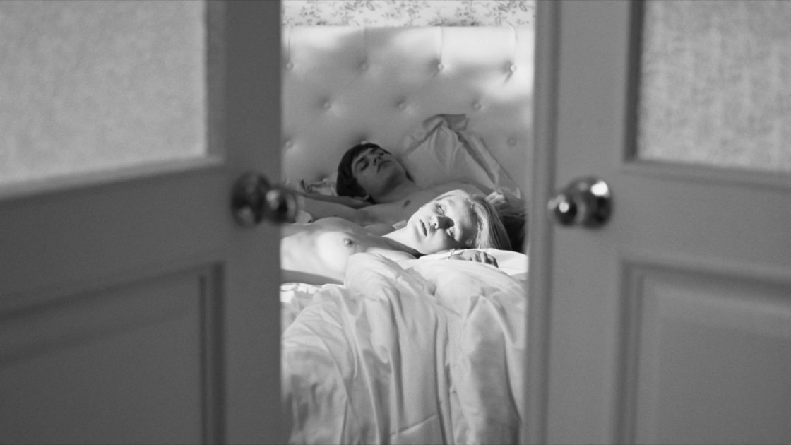 Эротические сцены в фильме уикенд