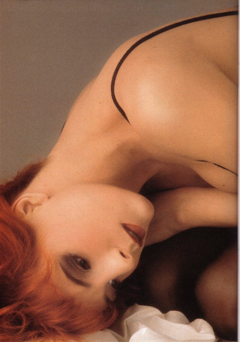 Милен фармер ,голая в клипе 2006 года