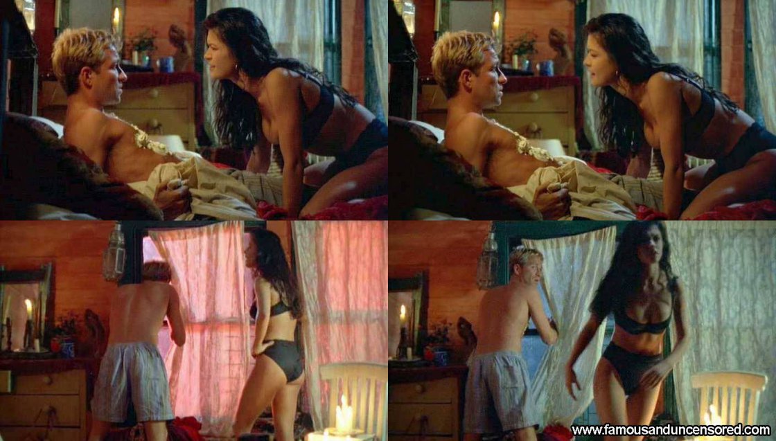 Кэтрин Зета Джонс в эротическом фильме